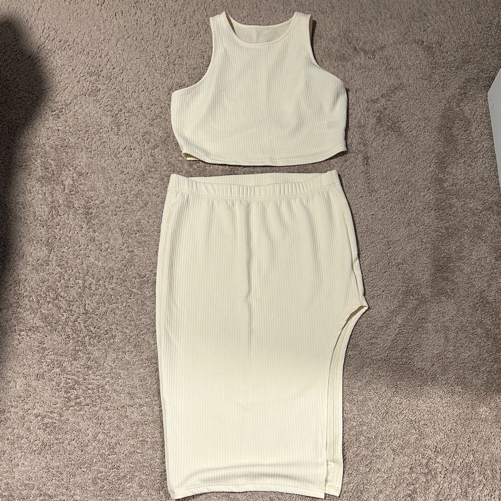 SHEIN Curve Size 1XL Elegant Cream Ribbed Skirt Set